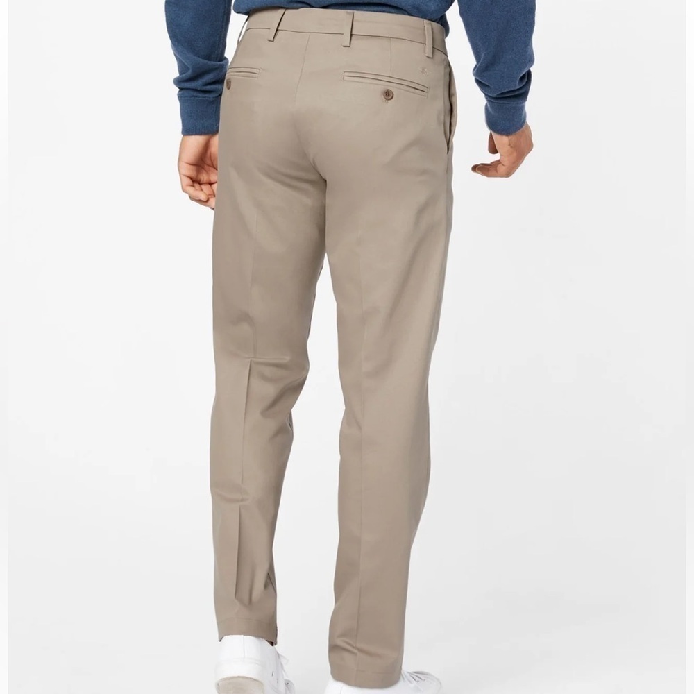 NWT Dockers Signature Khakis, Straight Fit - Picture 2 of 9